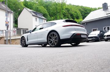 Porsche Taycan Sport Turismo*ACC,BOSE,Chrono,Pano,Perf.+