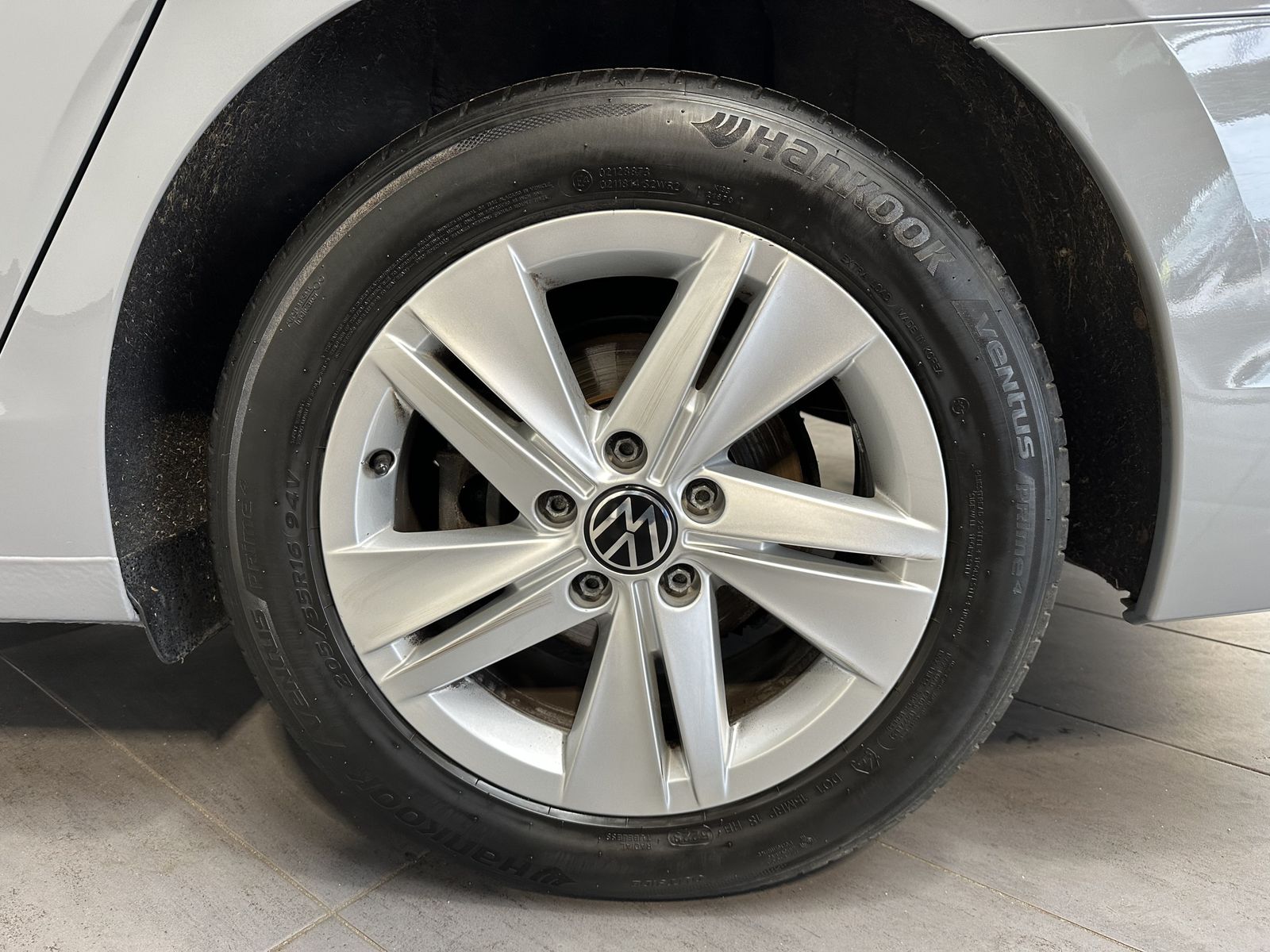 Fahrzeugabbildung Volkswagen Golf Variant 2.0 TDI DSG Business NAV+LED+AHK+AC