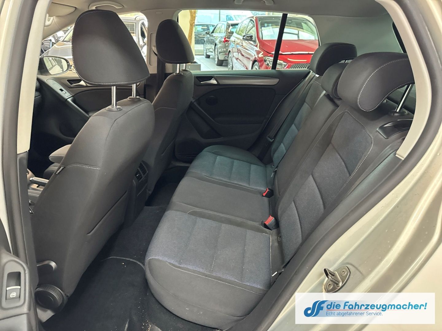 Fahrzeugabbildung Volkswagen Golf VI Style 2-Zonen-Klimaautom *EXPORT