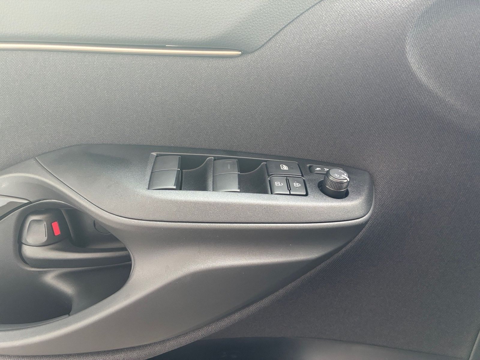 Fahrzeugabbildung Toyota Yaris Cross Lounge 1.5-l-Hybrid 360,HUD,Kamera