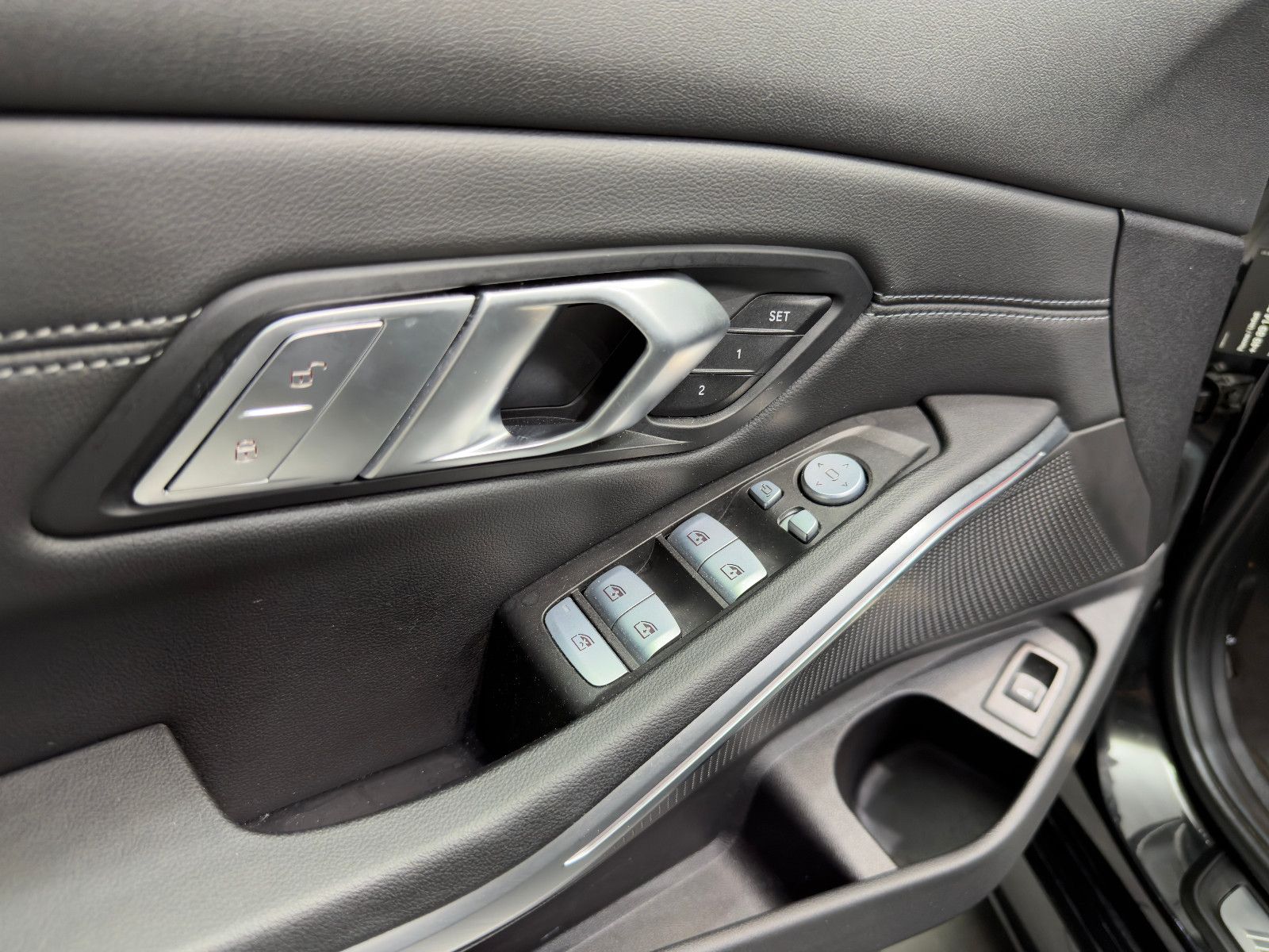 Fahrzeugabbildung BMW M340i xDrive Limousine |HiFi|360°|HuD