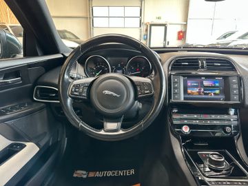 MYAUTOCENTER – Gebraucht- und Jahreswagen mit Werkstattservice in Pfaffenhofen Jaguar XE Pure *LED*Keyless*2-Zonen*Tempo*Navi*