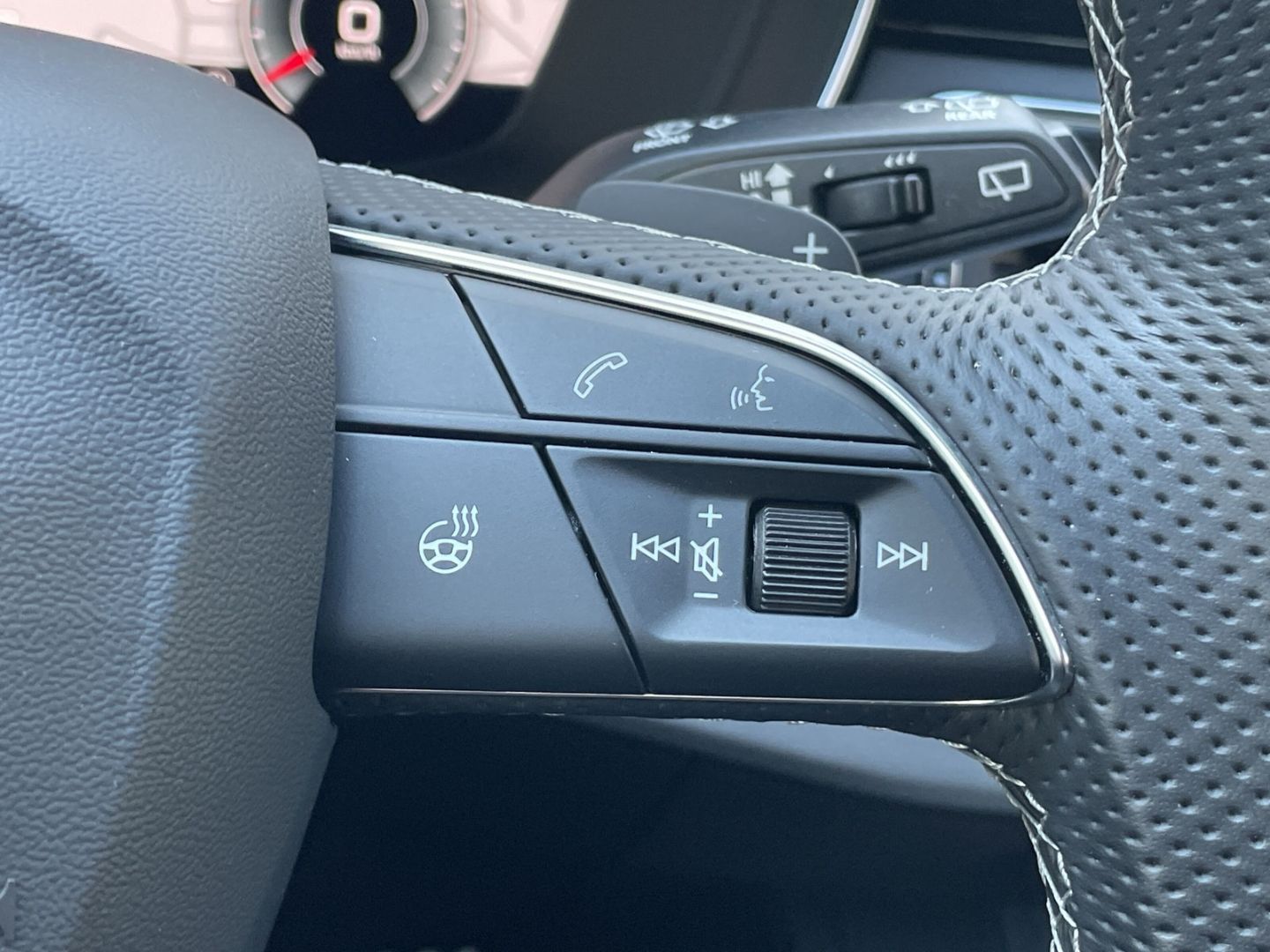 A4 40 TFSI Avant S line quattro Matrix/AHK/Pano/