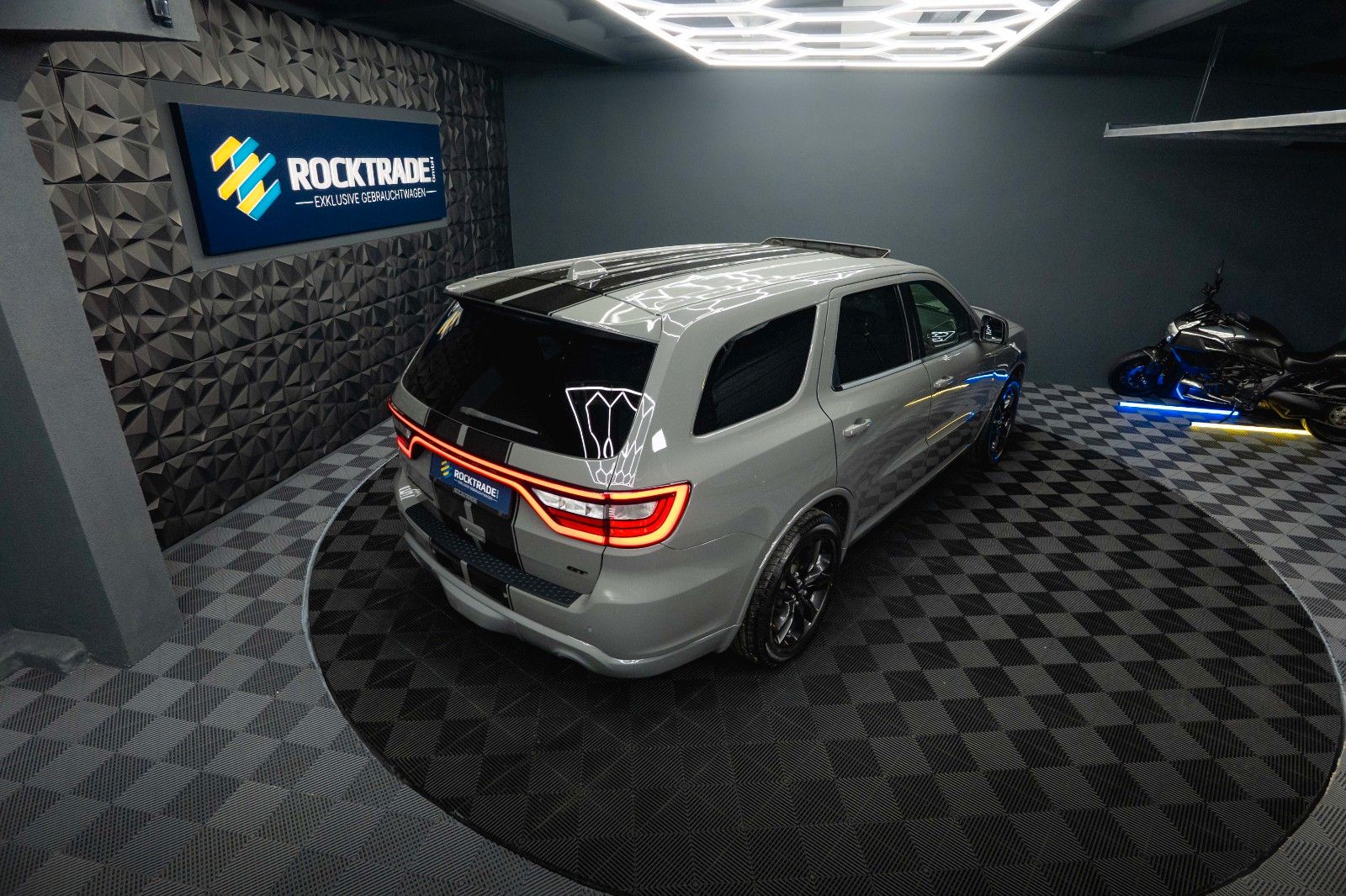 Fahrzeugabbildung Dodge Durango 5.7 V8 R/T SRT 4x4 Night-Paket Modell 22