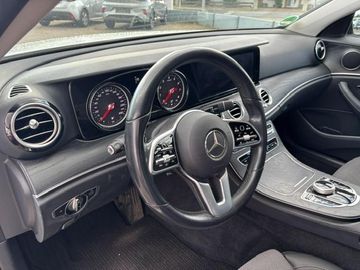 Mercedes-Benz E 200 2.0 Avantgarde Aut. Limousine