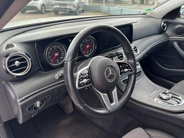 Mercedes-Benz E 200 2.0 Avantgarde Aut. Limousine
