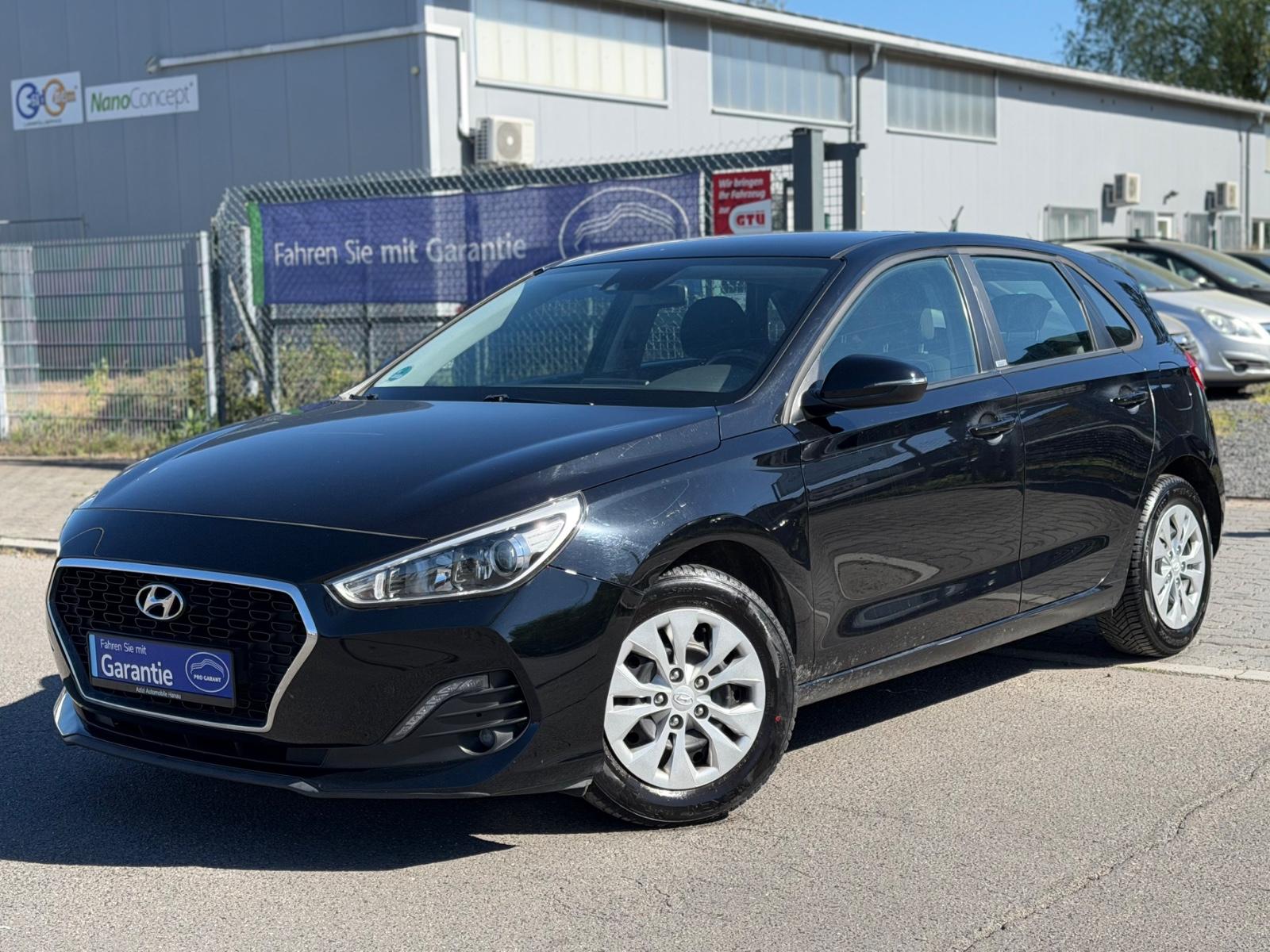 Hyundai i30 Select, Euro6, Xenon, 1.Hand, TÜV +Inspekt.