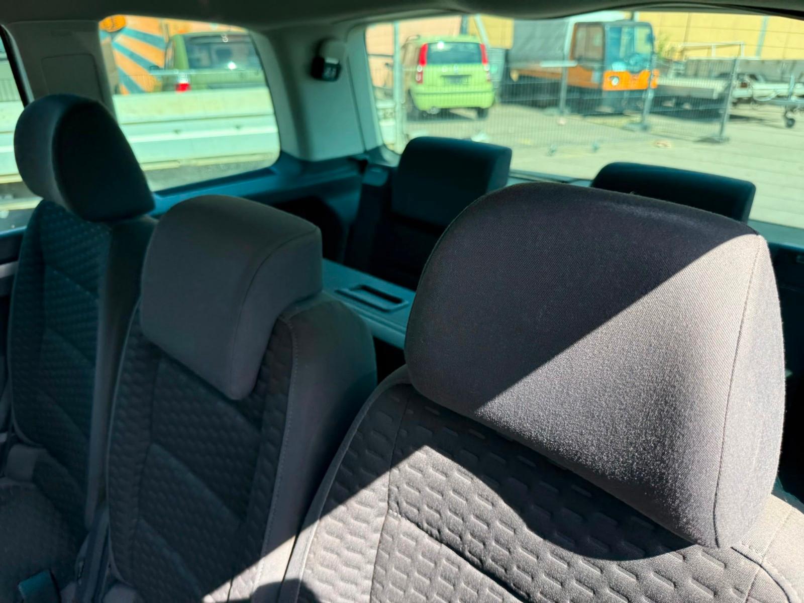 Volkswagen Touran 2007 — photo 16