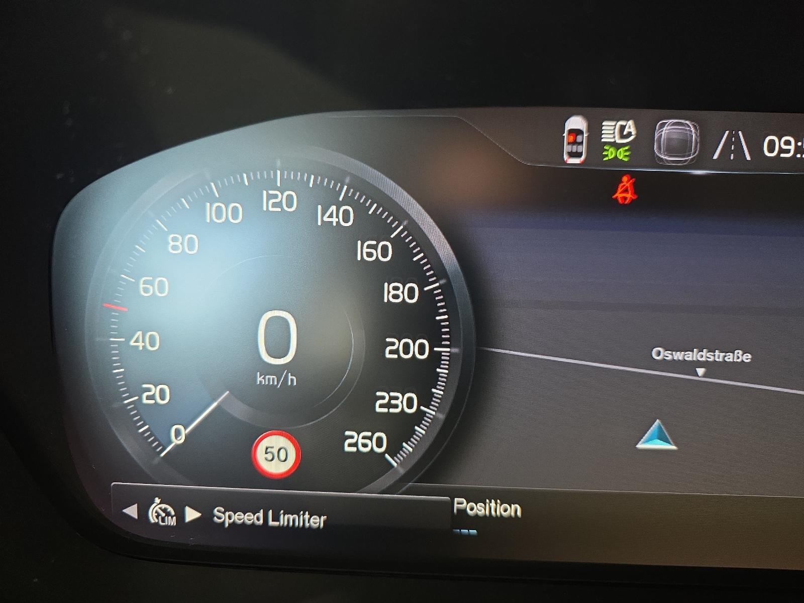 Volvo XC40 T3 Momentum Pro ACC BLIS AHK Kamera LED SHZ