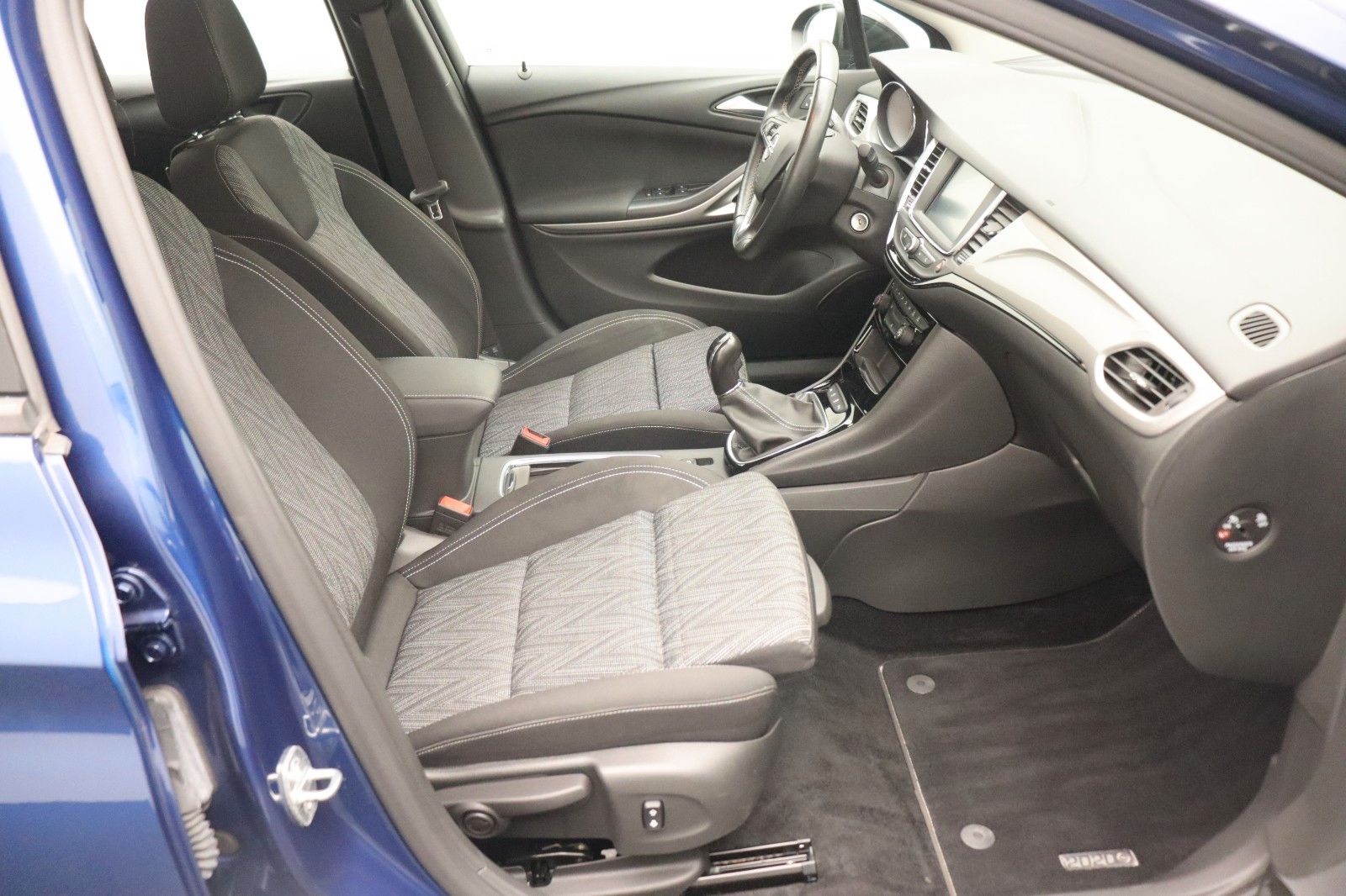 Fahrzeugabbildung Opel Astra K 1.5 Sports Tourer Opel 2020 NAVI LED AHK