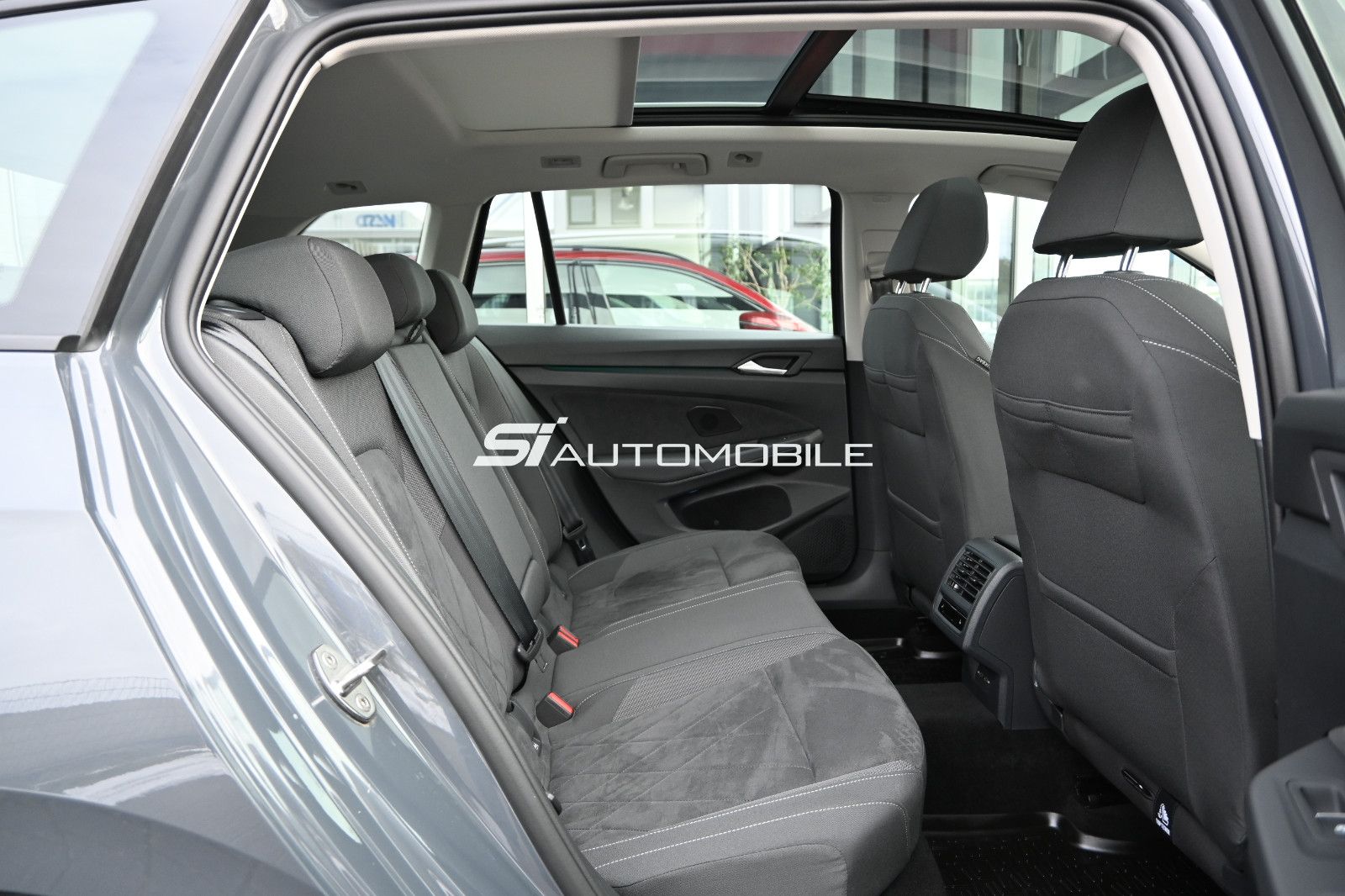 Fahrzeugabbildung Volkswagen Golf 2.0 TDI Life Variant °ACC°PANO°STANDHEIZ°HK