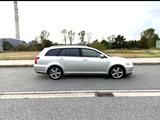 Toyota Avensis 2.2 - Toyota Avensis aus 2005 mit Diesel-Antrieb