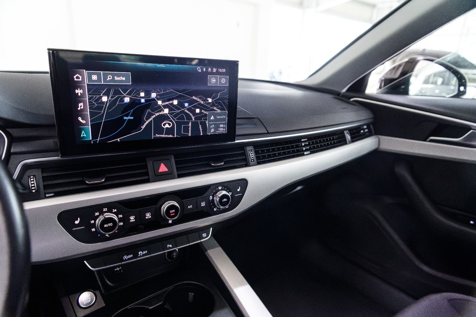 Fahrzeugabbildung Audi A4 35 TFSI S tronic advanced Avant LED/SZH/NAVI