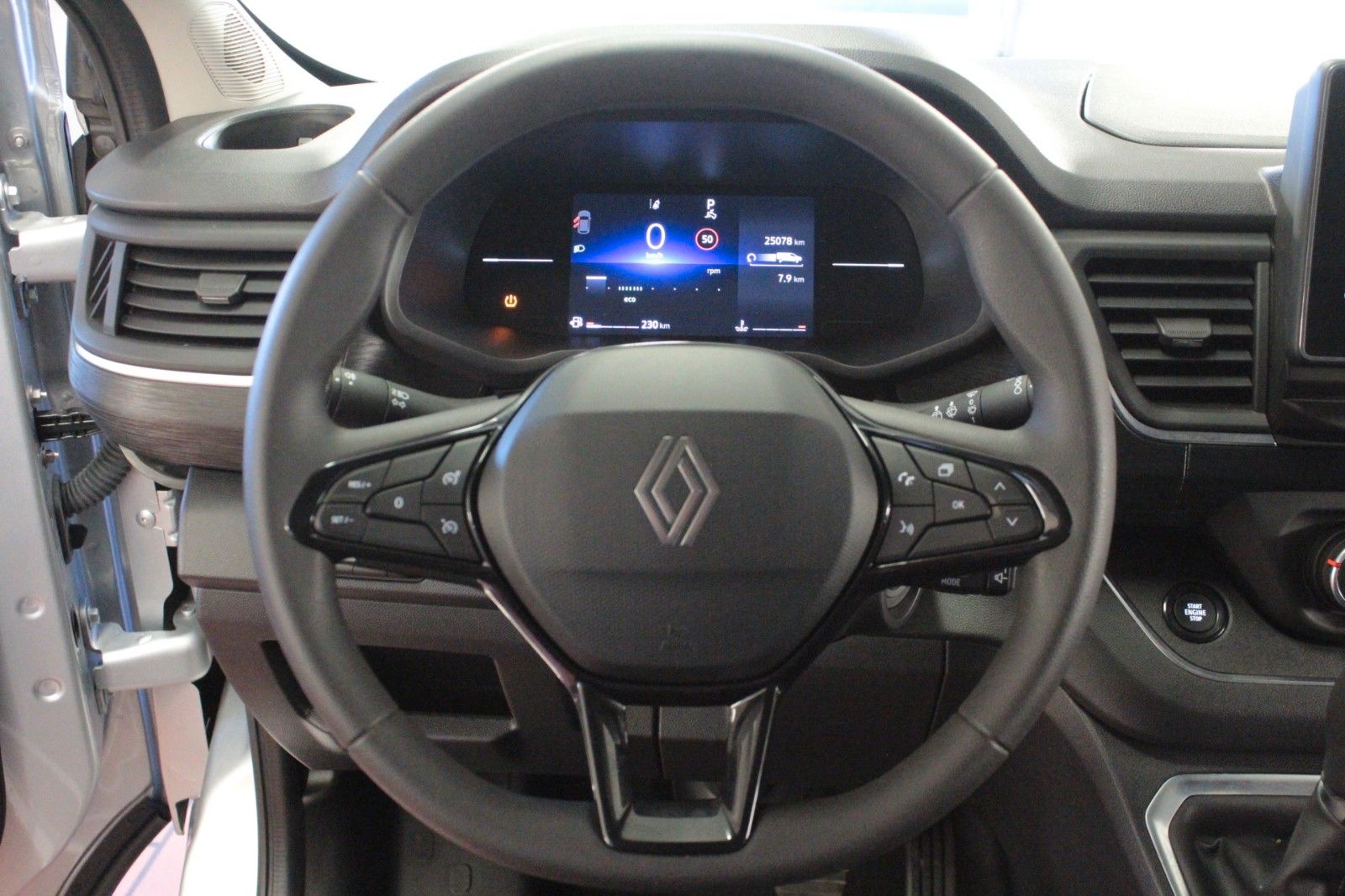 Fahrzeugabbildung Renault Trafic Blue dCi 150 EDC Evo*Automatik*8-Sitzer*