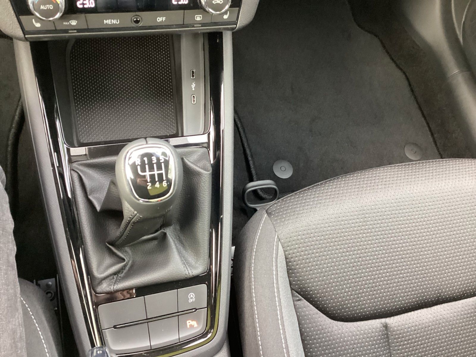 Fahrzeugabbildung SKODA Scala Tour 1.5 TSI 110 KW 6-Gang