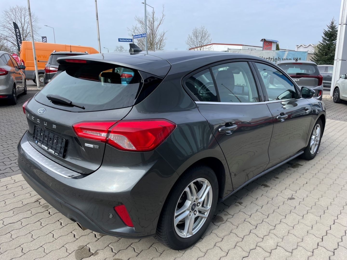 Fahrzeugabbildung Ford Focus C&C MHEV Kamera VerkehrszeichenERK DAB