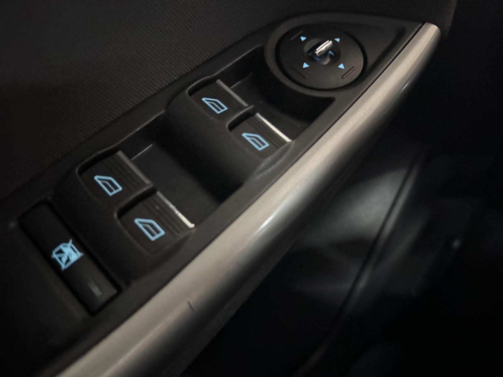 Ford Focus 2014 — фото 12