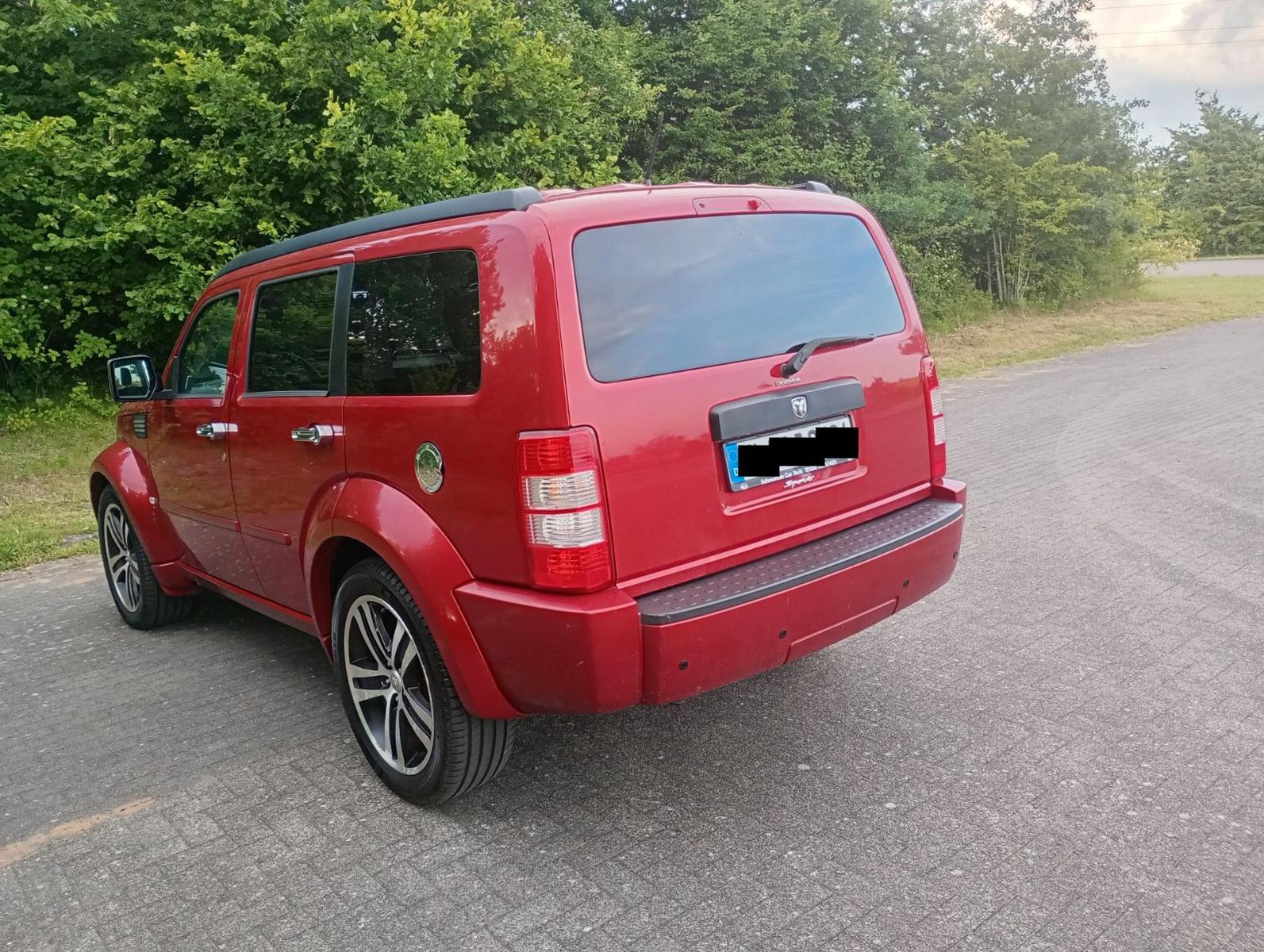 Dodge Nitro 2008 — rear view