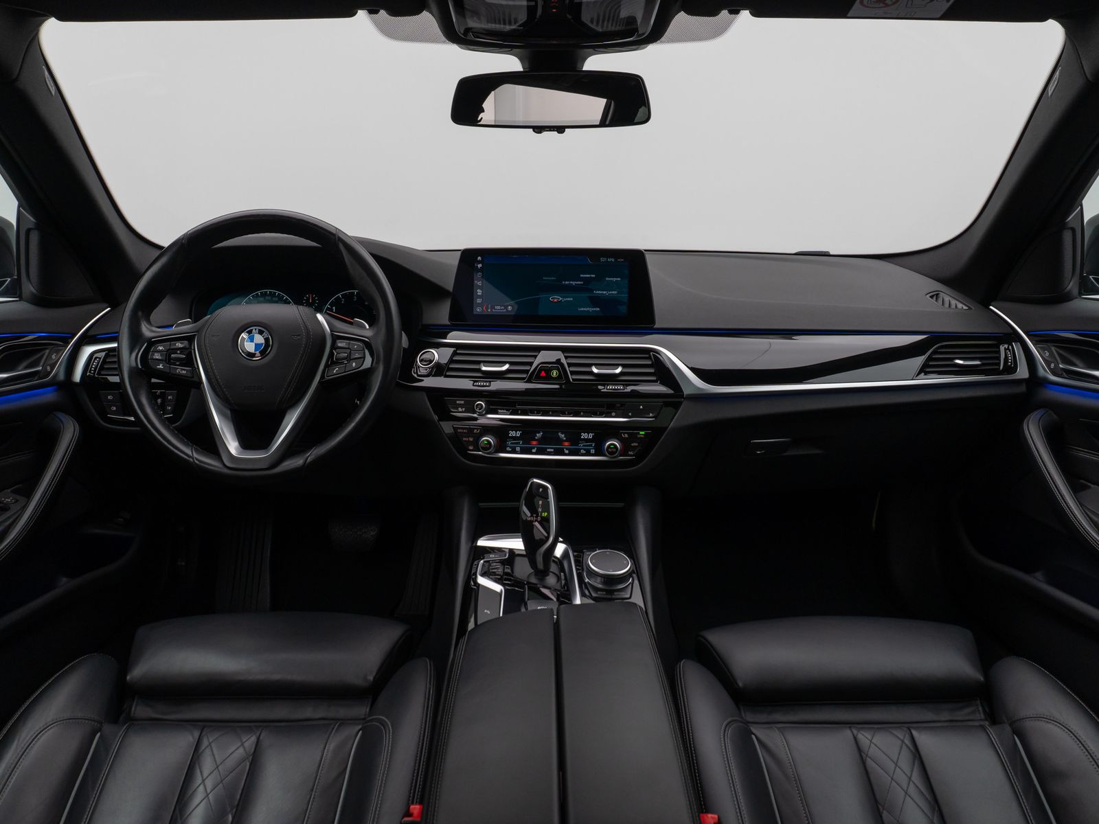 Fahrzeugabbildung BMW 540i xD SportLine Panorama HUD DAB HiFi 4xKlima