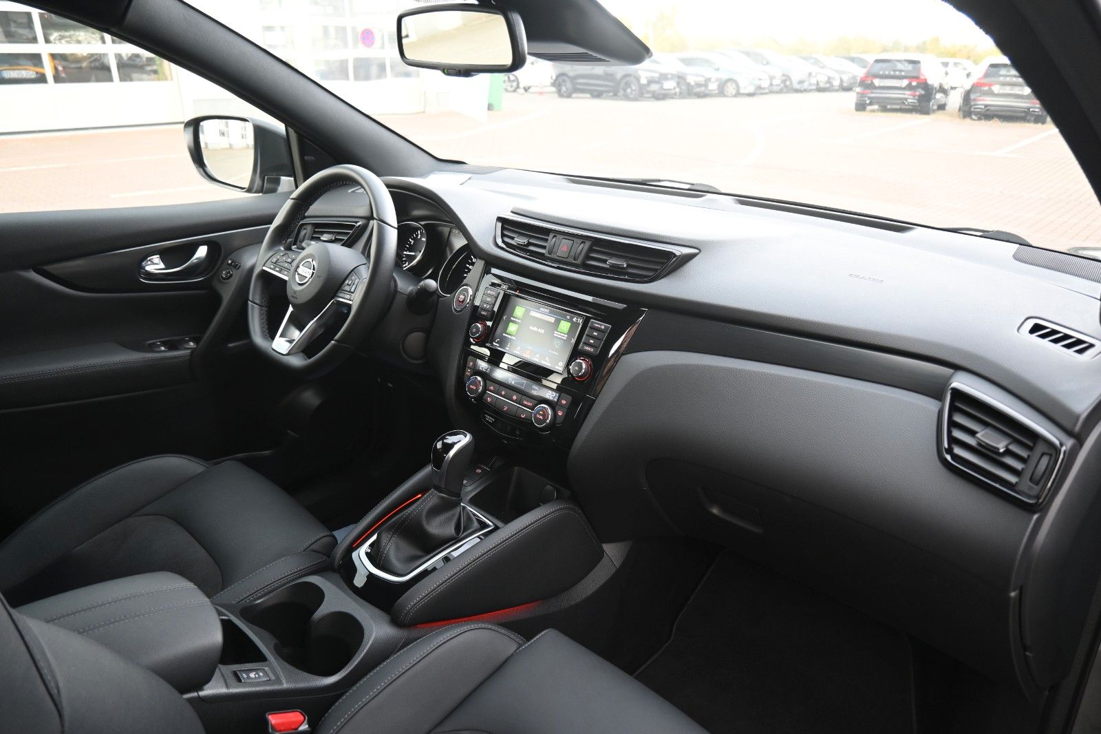 Fahrzeugabbildung Nissan Qashqai 1.3 DIG-T N-Tec*LED*DAB*360