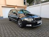 Skoda Superb Combi Elegance 2.Hand/Scheckheftgepflegt - Skoda Superb: Elegance