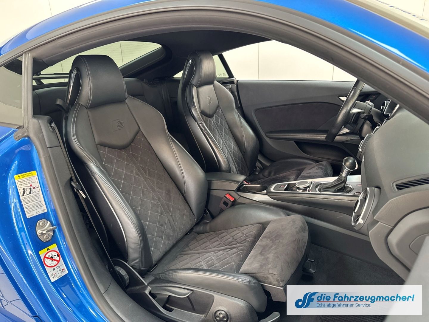 Fahrzeugabbildung Audi TT Coupe 2.0 TFSI quattro S line Sportpaket Lede