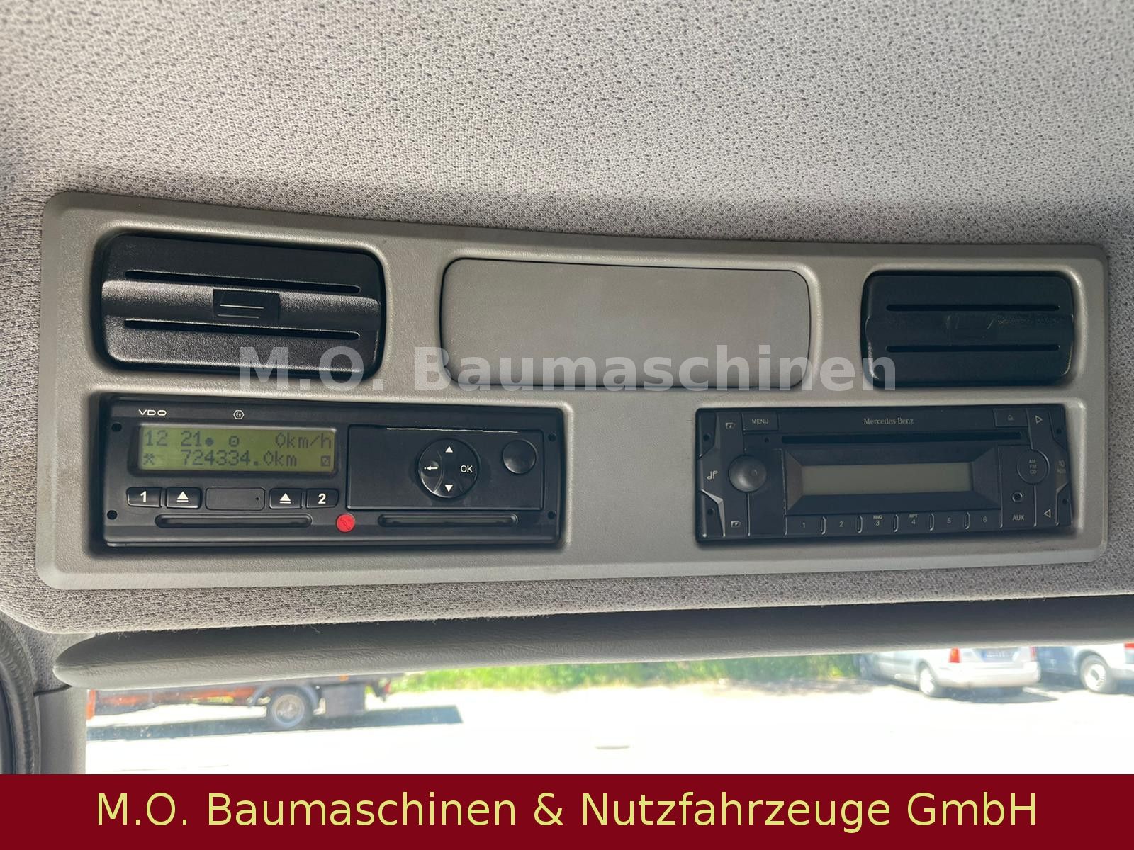 Fahrzeugabbildung Mercedes-Benz 1222 L / Ladebordwand / Thermoking VM-400 D /AC