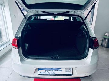 Volkswagen Golf - 11