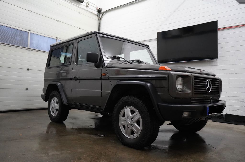 Mercedes-Benz G 230
