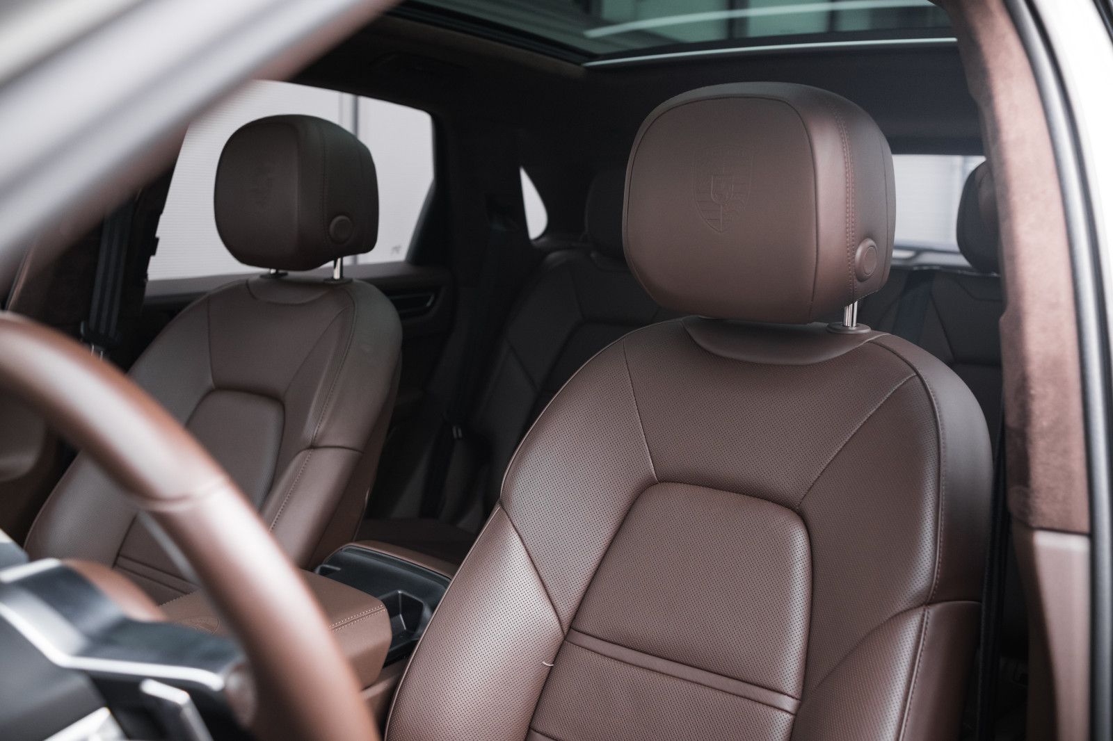 Fahrzeugabbildung Porsche Cayenne GTS-PASM-LED-Inno-360-HUD-BOSE