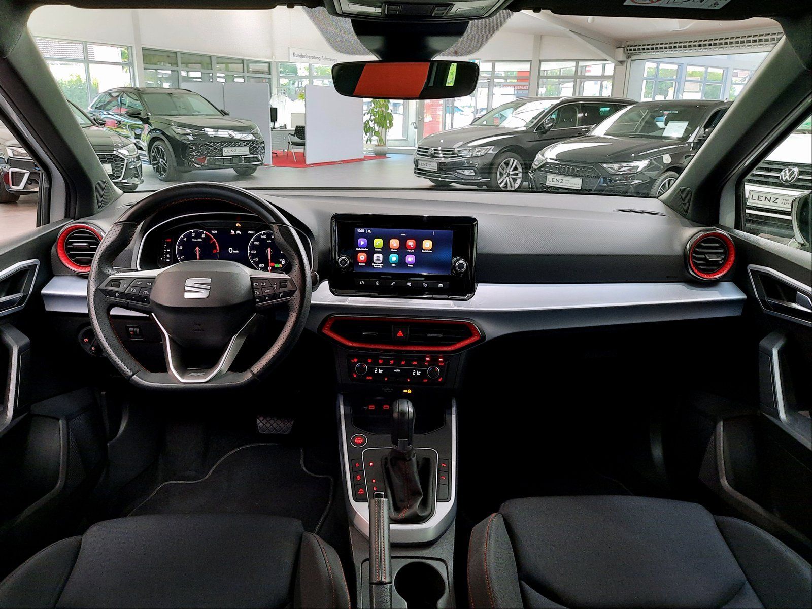 Fahrzeugabbildung SEAT Arona FR TSI DSG *AHK*Cam*PDC*LED*Sitzhg*ACC*APP