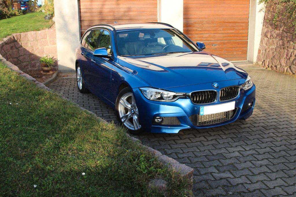 Image of BMW 330