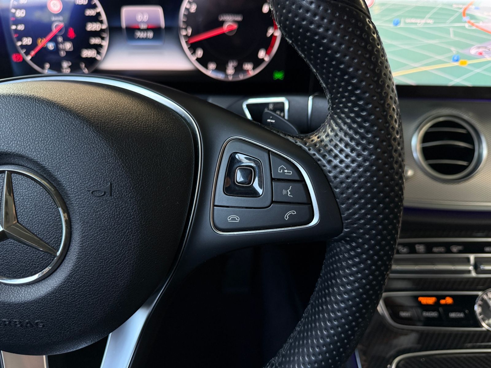 Fahrzeugabbildung Mercedes-Benz E400 4Matic Avantgarde 9G RFK LED NAVI