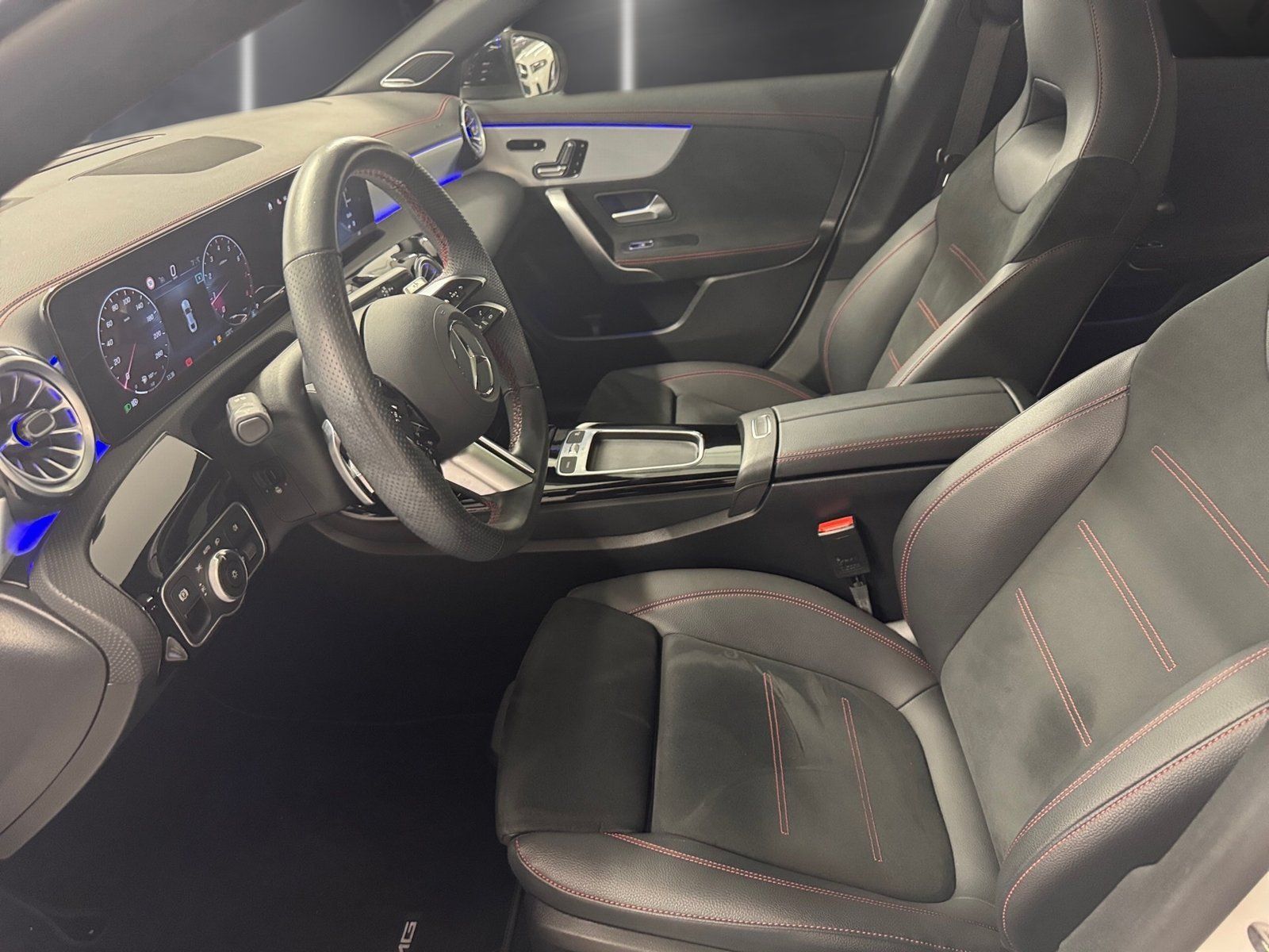 Fahrzeugabbildung Mercedes-Benz CLA 200 AMG Plus*Pano*Burmester*Night*HuD*360°*