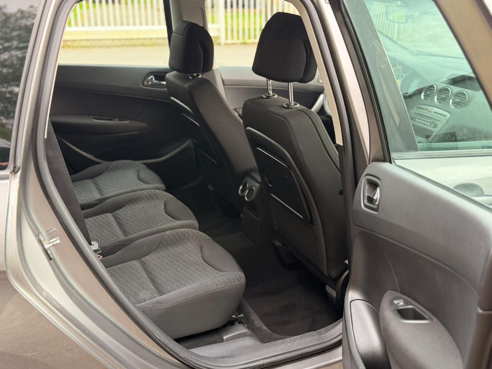 Peugeot 308 2009 — photo 13