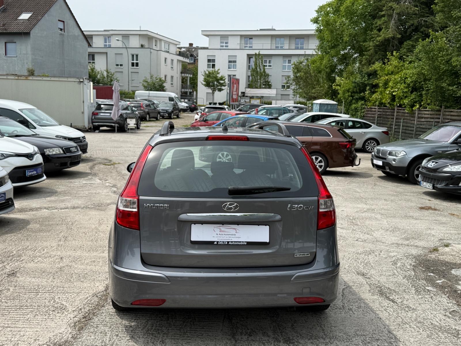 Hyundai i30 2012 — engine 1.582 cm³, 90 HP (66kW)