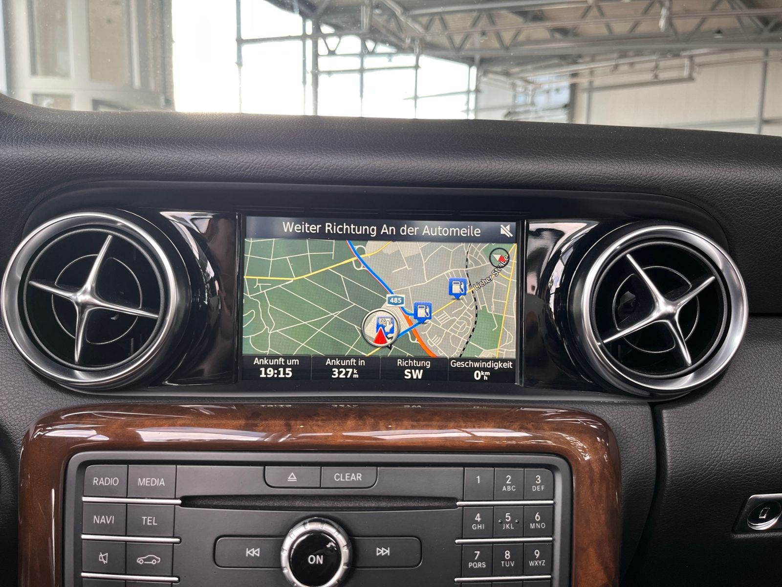 Fahrzeugabbildung Mercedes-Benz SLC 300 Roadster PANO NAVI ALU