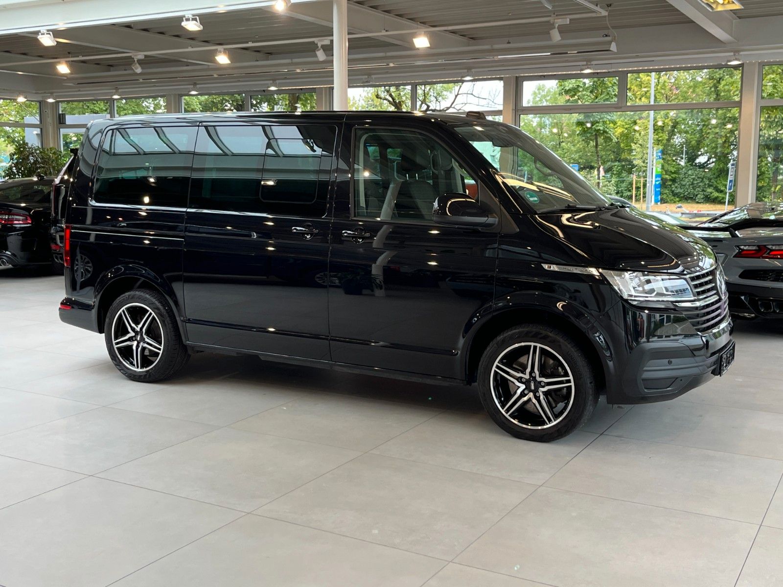 Fahrzeugabbildung Volkswagen T6.1 Multivan Comf. DSG Standhzg, Alcantara ACC