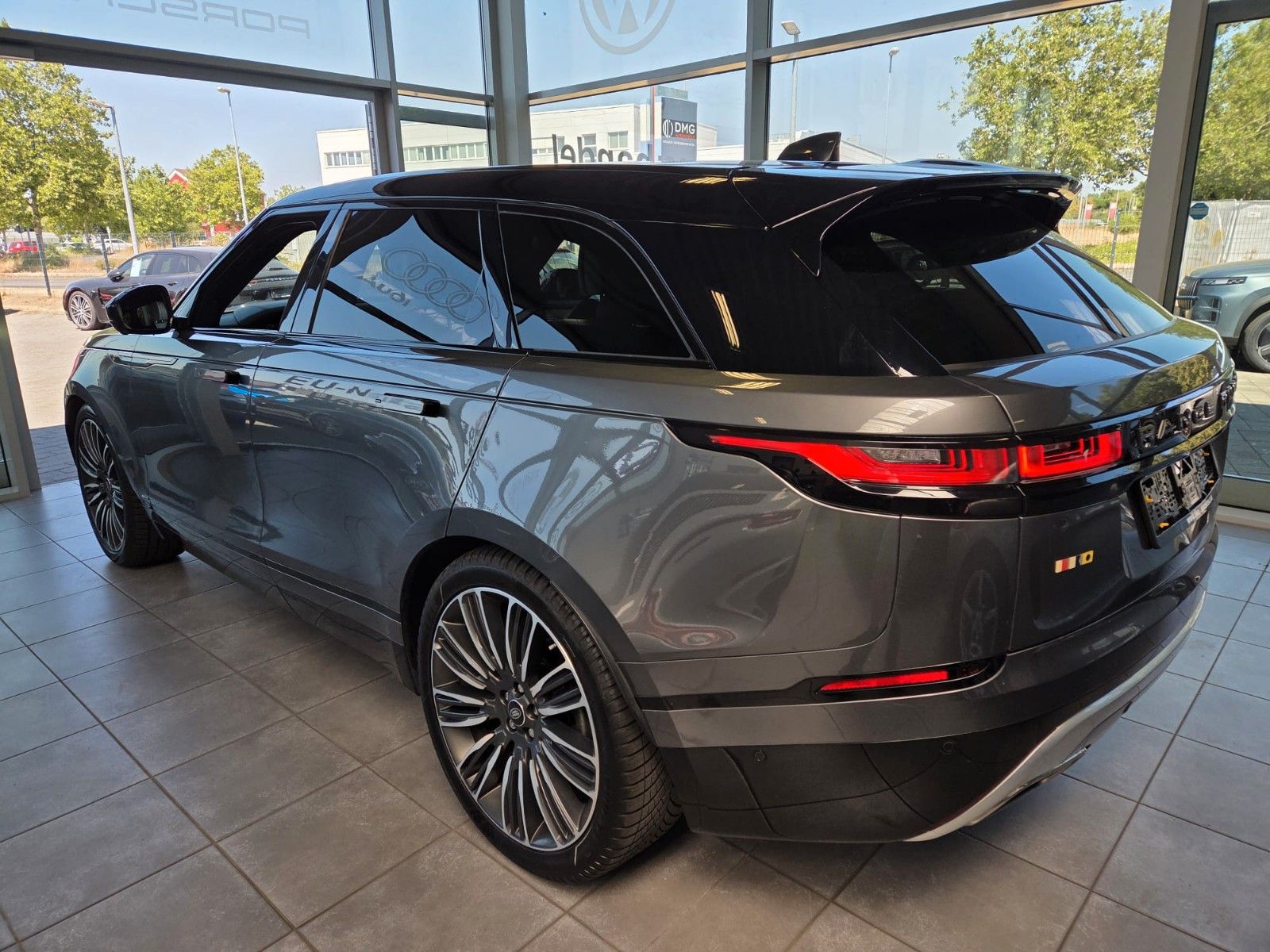 Fahrzeugabbildung Land Rover Range Rover Velar First Edition