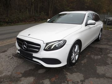 Mercedes E 220 - 1
