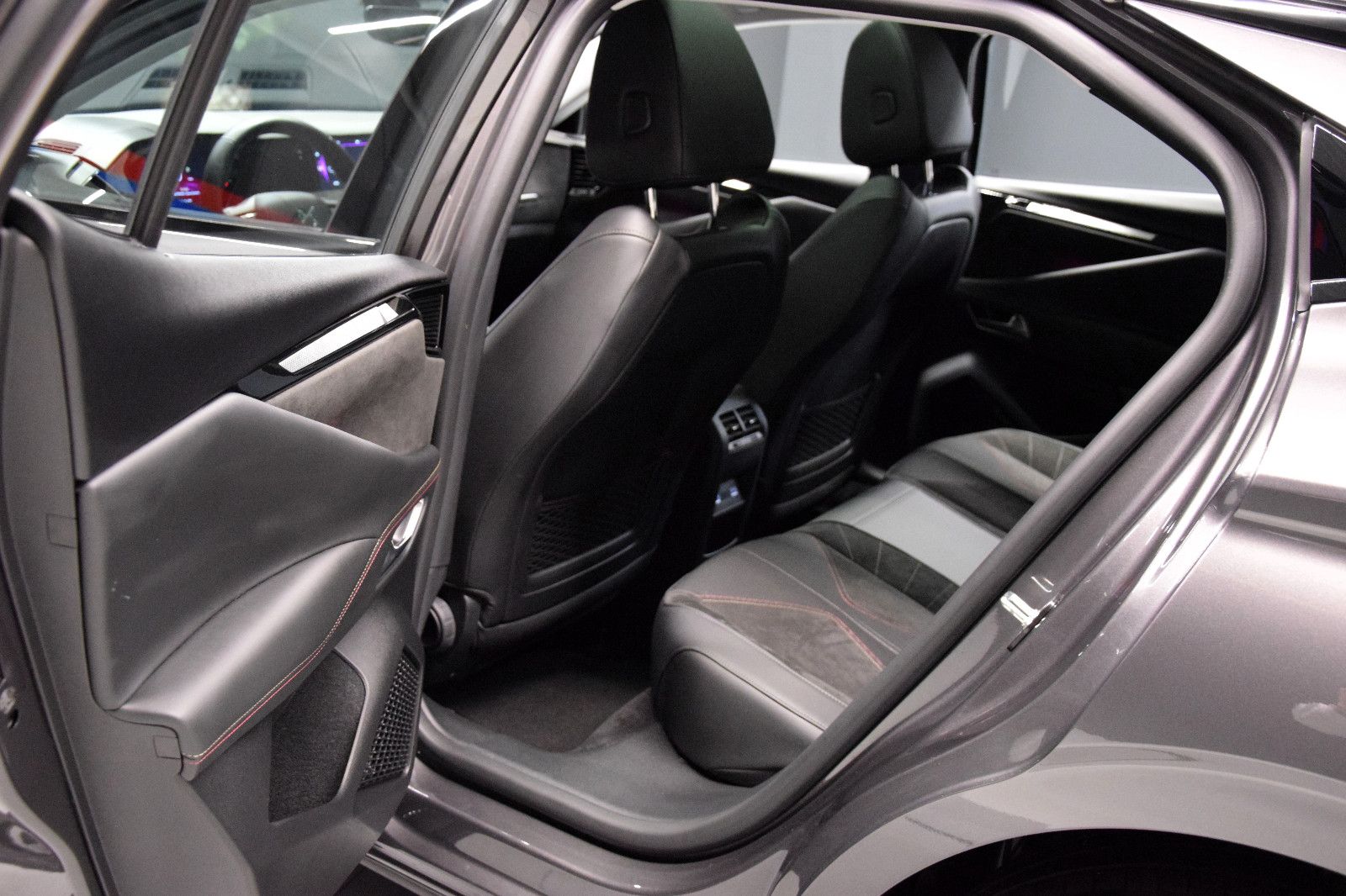 Fahrzeugabbildung DS Automobiles DS4 Performance Line Pano Sitzheizung
