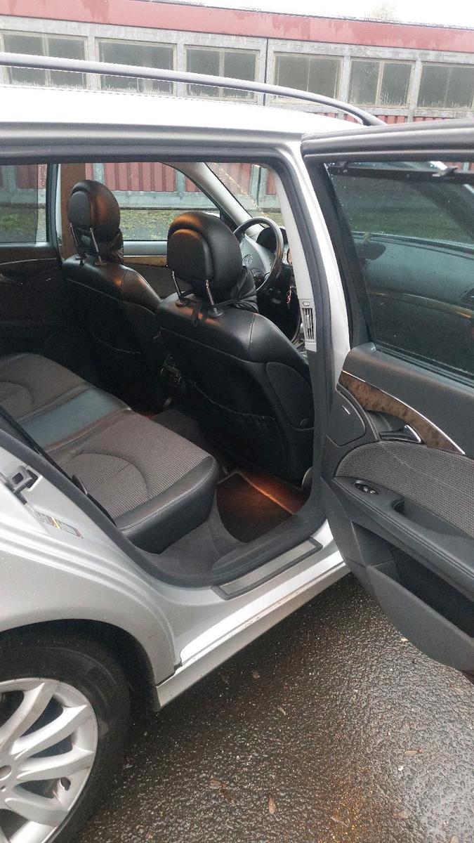 Mercedes-Benz E320 2004 — photo 6