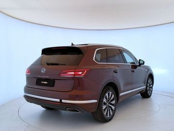 Volkswagen Touareg - 4