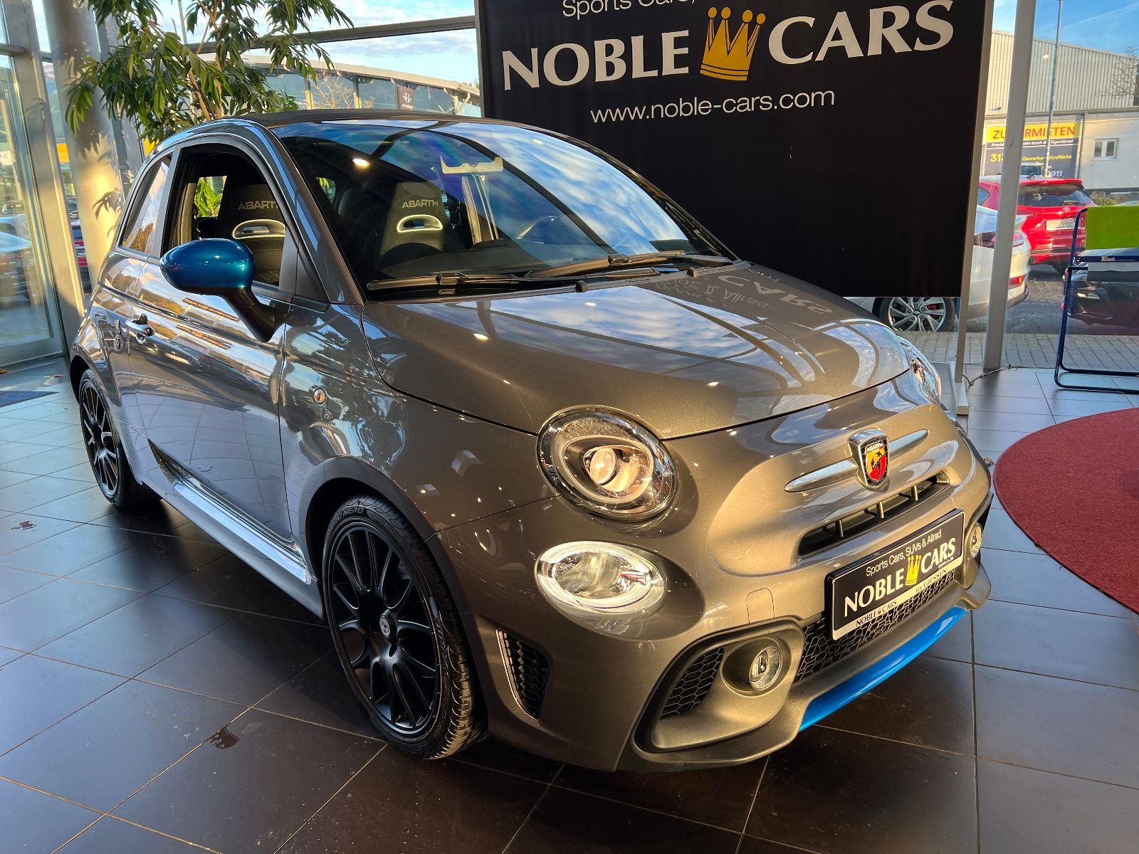 Fahrzeugabbildung Abarth 595C F595 Pista CARPLAY DAB PDC