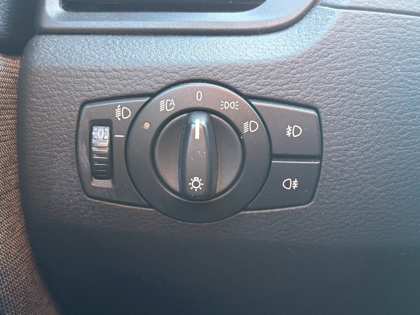 Fahrzeugabbildung BMW X1 xDrive20d xLINE Sportsitze 1.HAND SPORTFWK