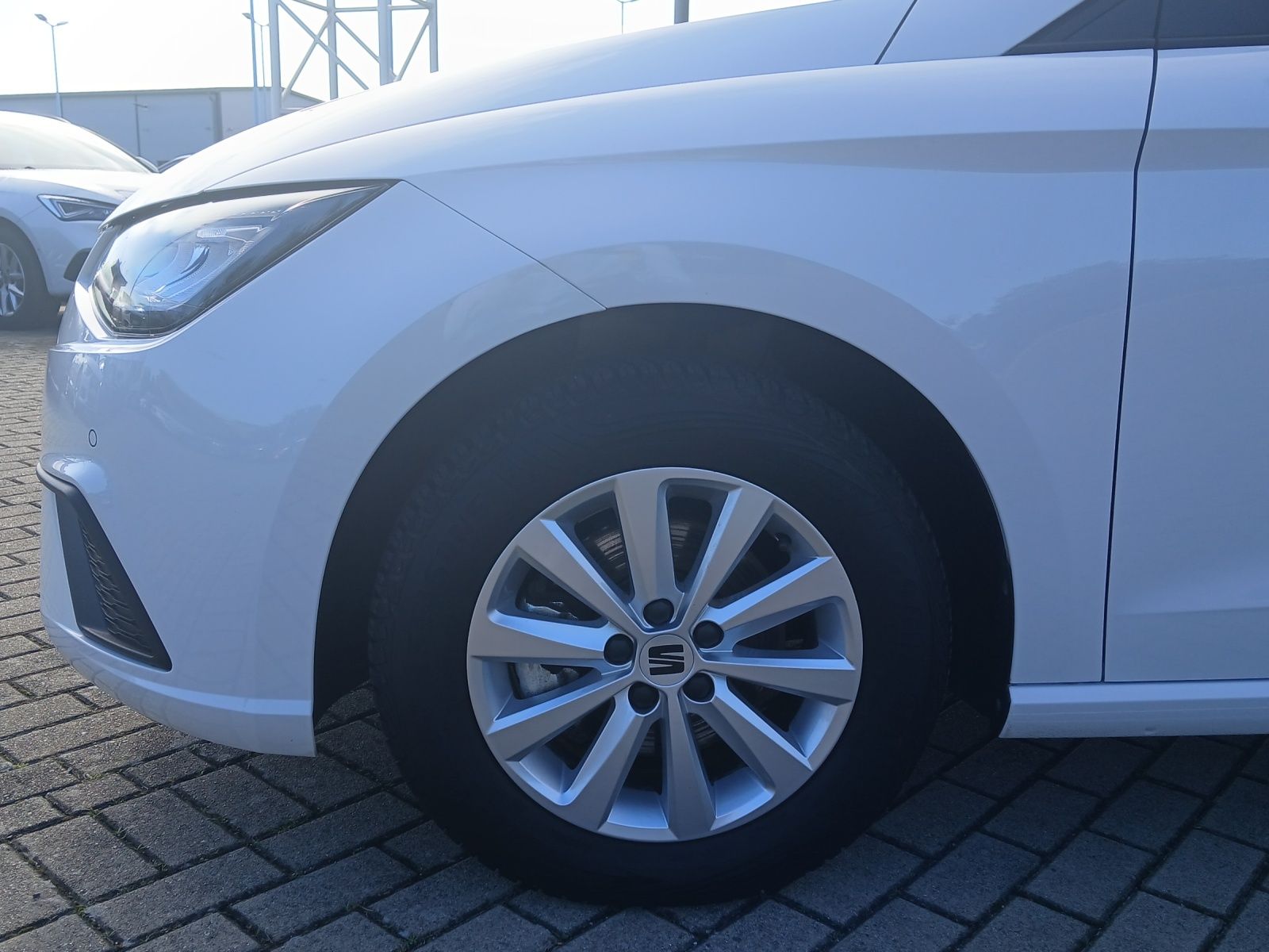 Fahrzeugabbildung SEAT Ibiza TSI Style LED Navi Climatronic AID GRA RFK