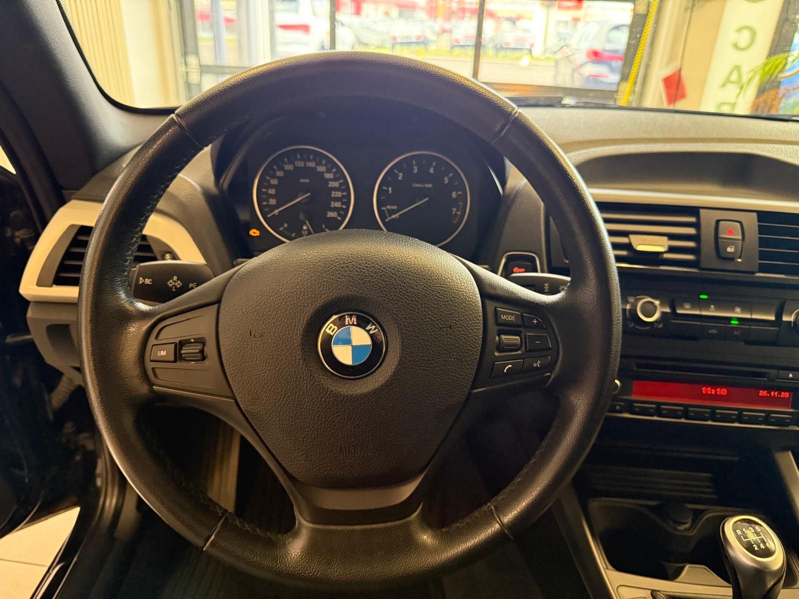 Fahrzeugabbildung BMW 116 i Limousine 3-trg. / SCHECKHEFT/ NUR 86.TKM