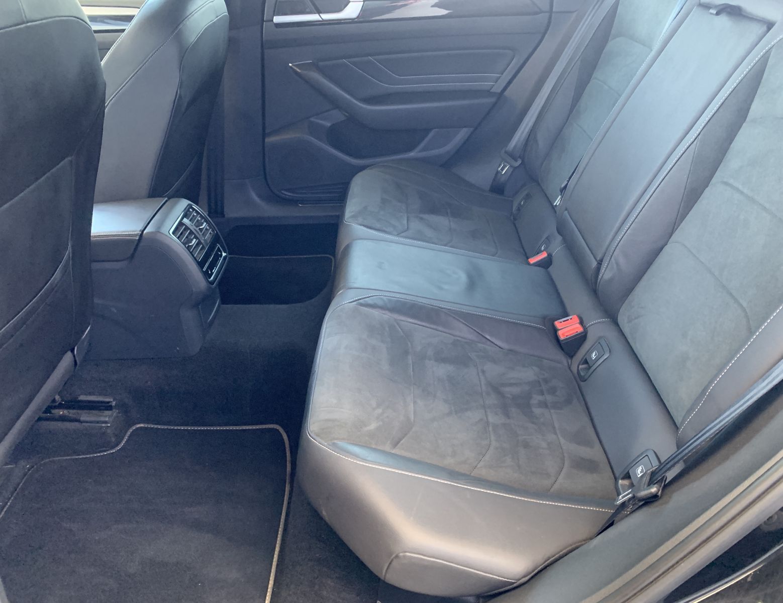 Fahrzeugabbildung Volkswagen Arteon Shooting Brake 2.0 TDI*R-Line*AHK*Cam*