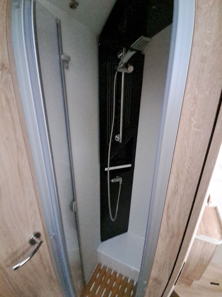 Fahrzeugabbildung Eura Mobil Profila RS 720 QF Sat,Solar,Markise,AHK