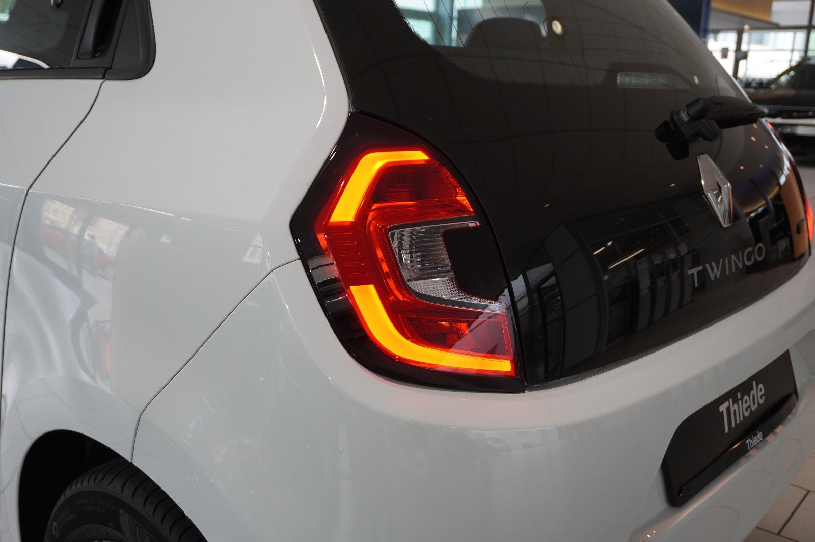 Fahrzeugabbildung Renault Twingo Equilibre Electric 22KWH NAVI/LED/DAB+